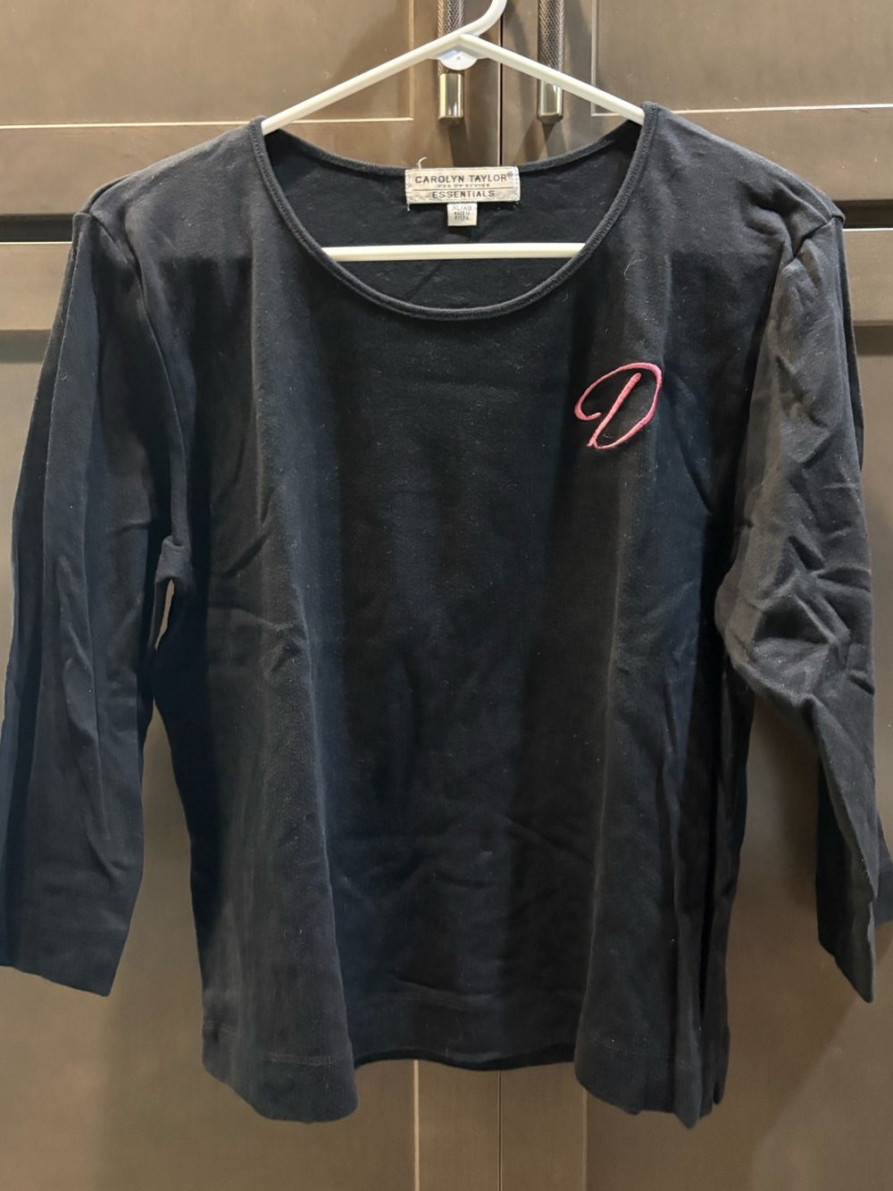 Carolyn Taylor Cotton tee Top with Embroidered Letter “D”, XL